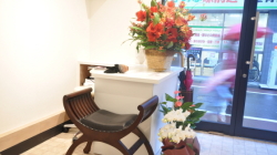 �����s�i���@PRIVATE SALON Aura�l�@�����J�E���^�[